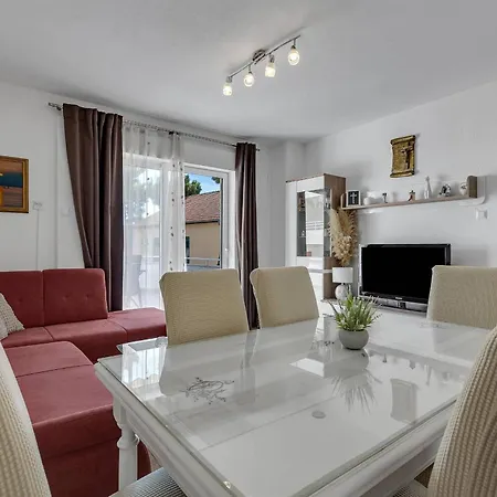 Rosalia Apartamento Makarska
