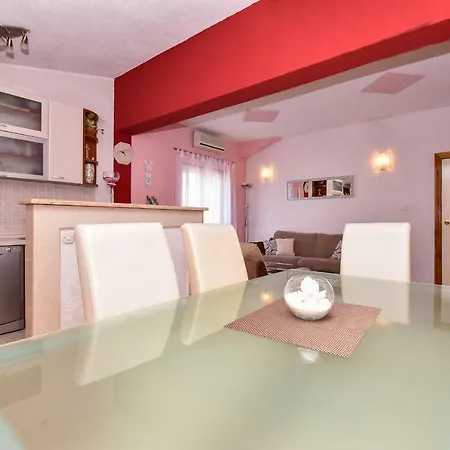 Апартаменти Rosalia Макарська