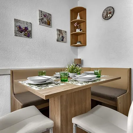 Rosalia * מאקרסקה